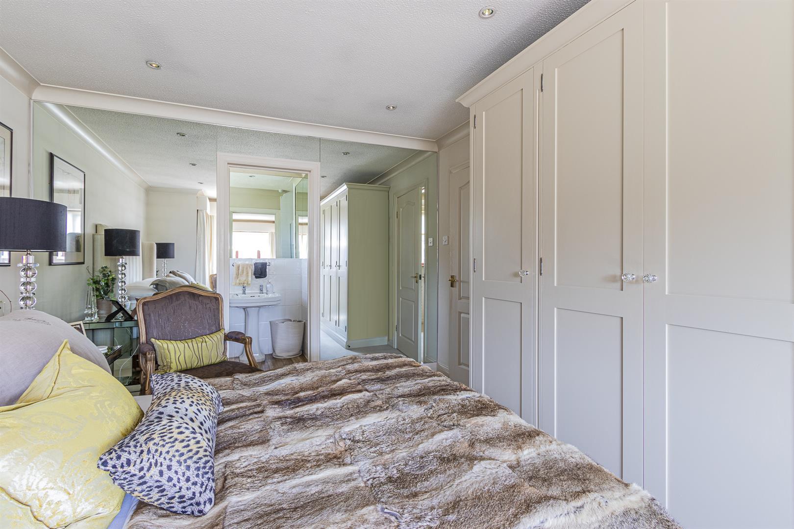 MAESYCOED ROAD, HEATH, CARDIFF Jeffrey Ross Estate Agents